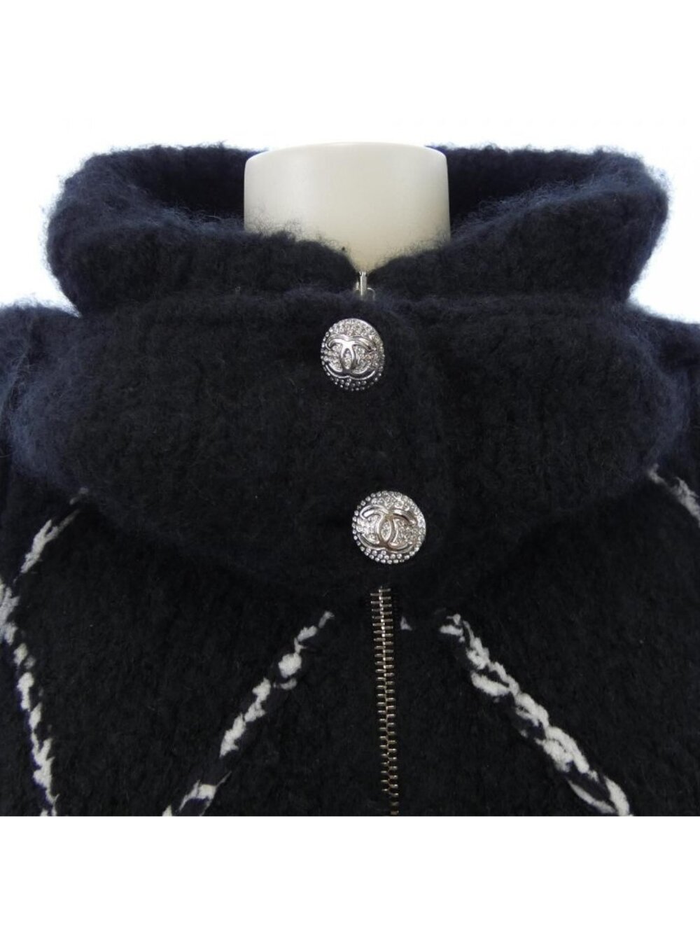 Chanel Coco Neige Jacket - Picture 6 of 8